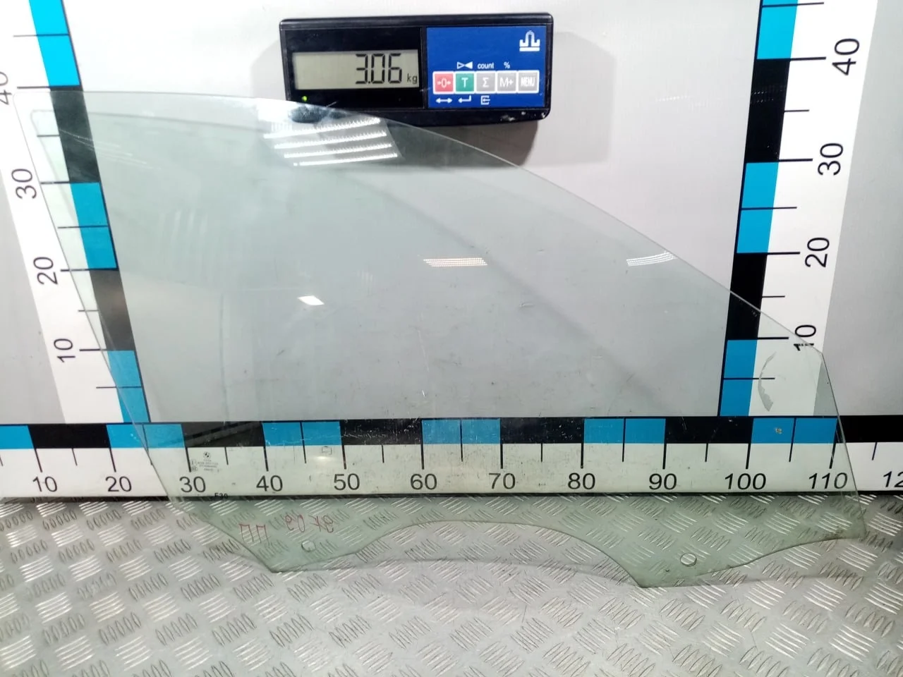 [Б/У] Стекло двери передней правой F30/F31/F80 [Код: 00596796 ]