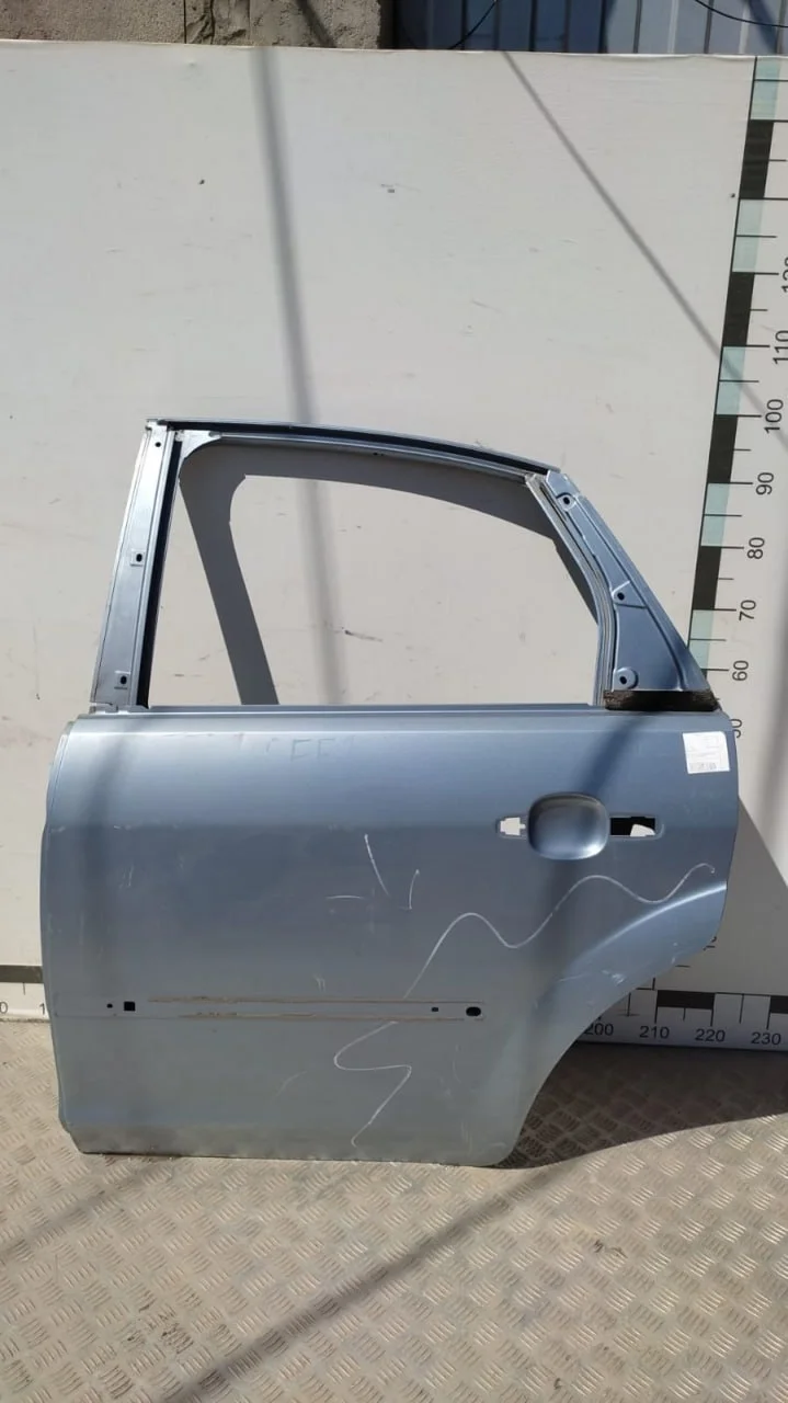 [Б/У] Дверь задняя левая Ford Focus II 2005-2008 - вмятинки под вакуум [ХОРОШЕЕ] [Код: 00598436 ]