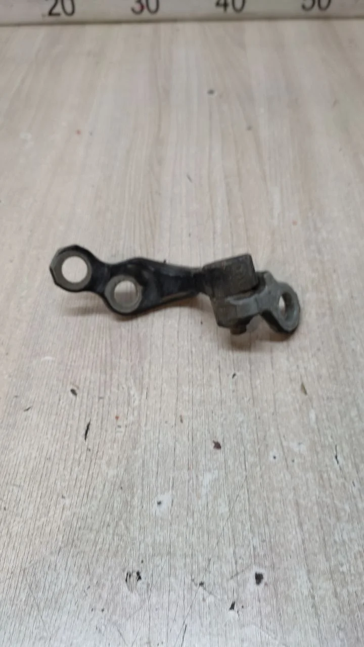 [Б/У] Петля двери задней правой нижняя Ford C-MAX Focus II [Код: 00598979 ]