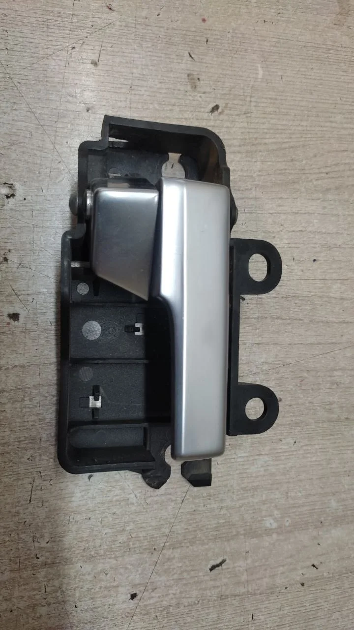 [Б/У] Ручка двери внутренняя правая Ford [Код: 00599462 ]