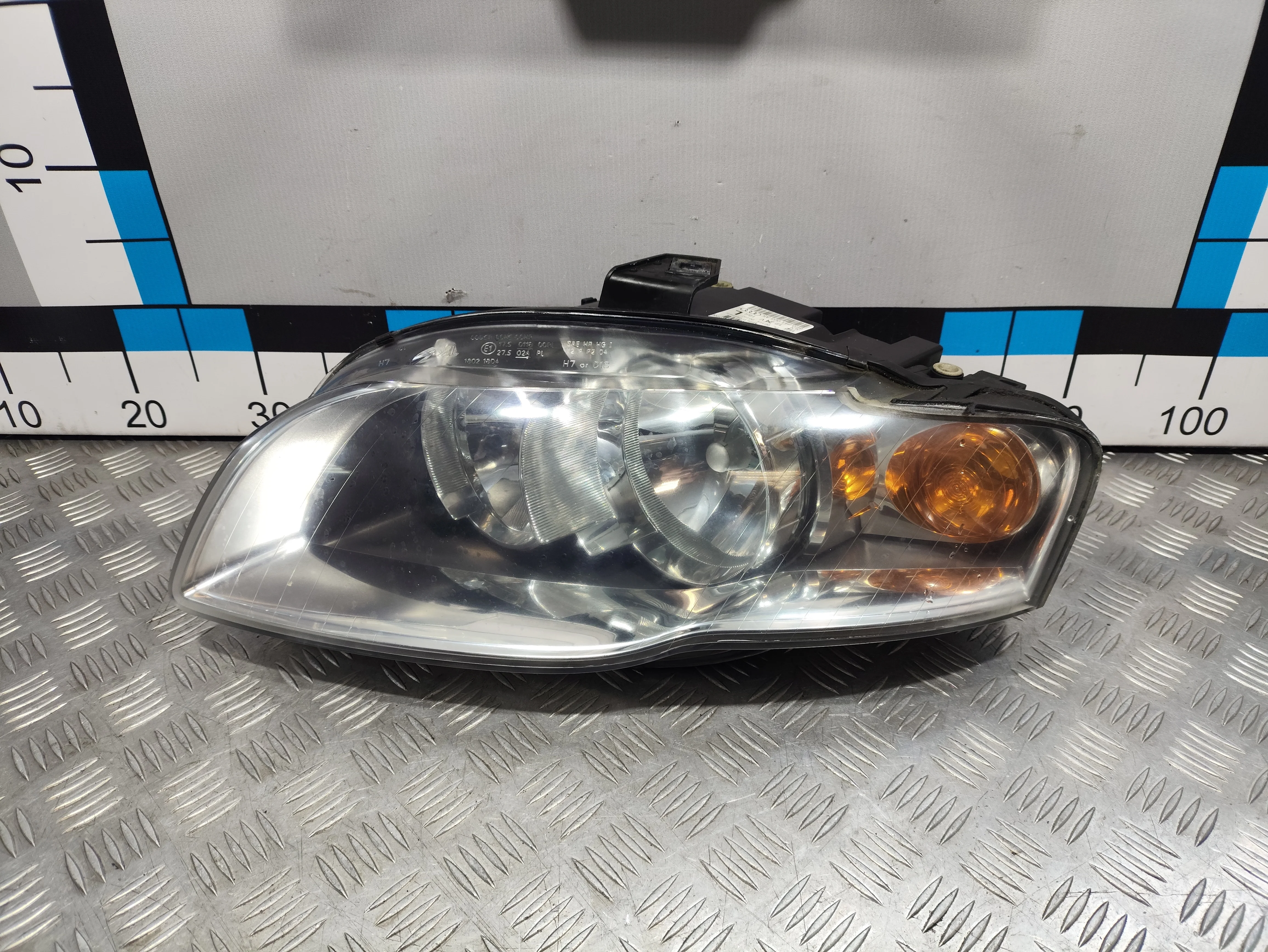 [Б/У] Фара левая галоген правый руль Audi A4 B7 2005-2007 [Код: 00429614 ]