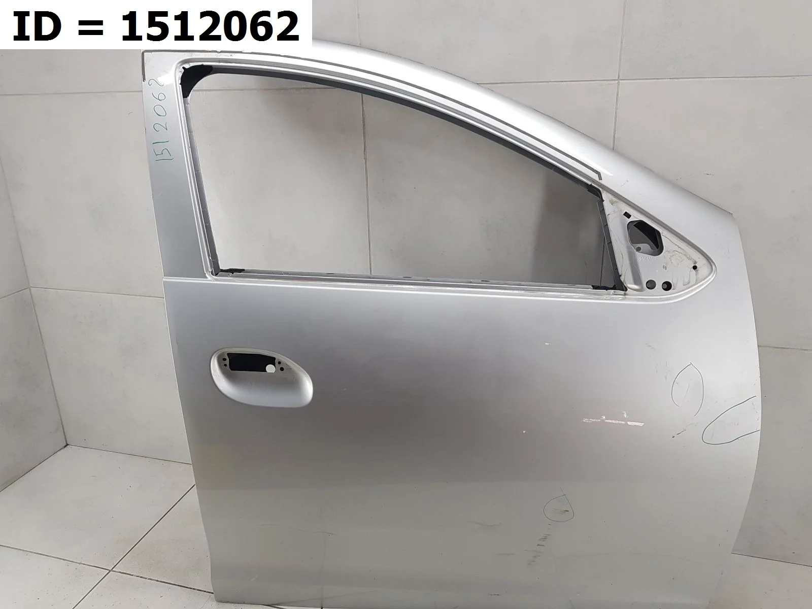 Дверь передняя правая Renault Duster