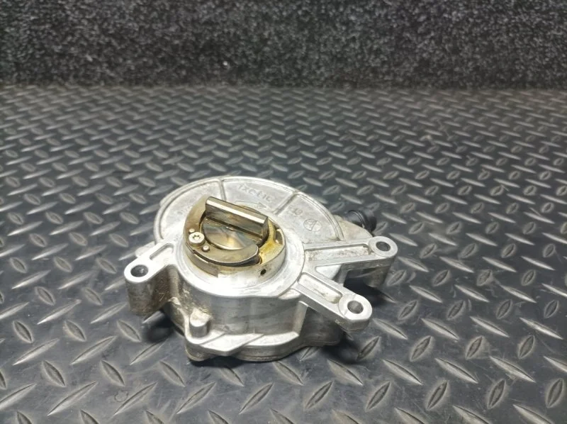 Вакуумный насос Bmw X5 2014 11668605976 F15 N63B44B