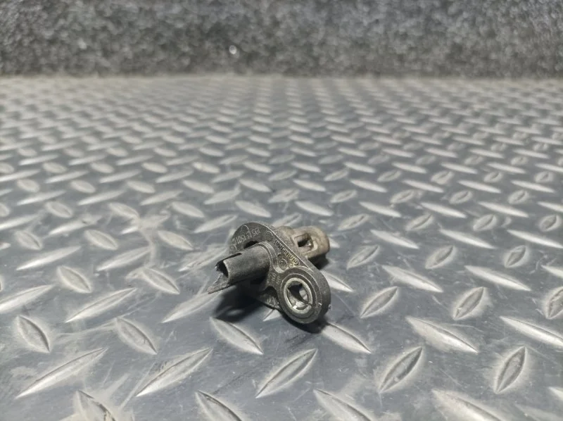 Датчик положения распредвала Bmw X5 2014 13627525014 F15 N63B44B