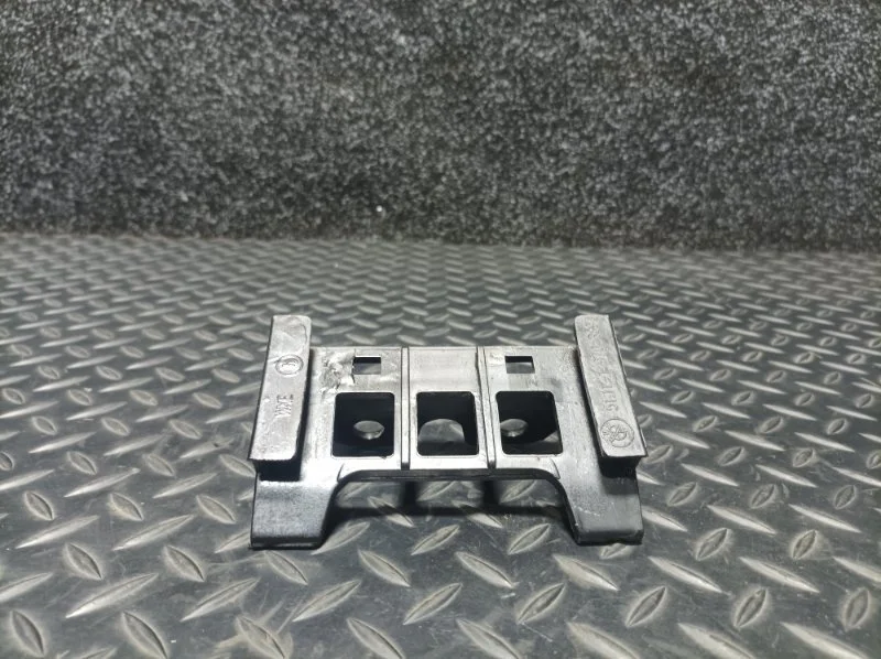 Кронштейн бампера Bmw 5 1999 51111970389 E39 M62B35, задний