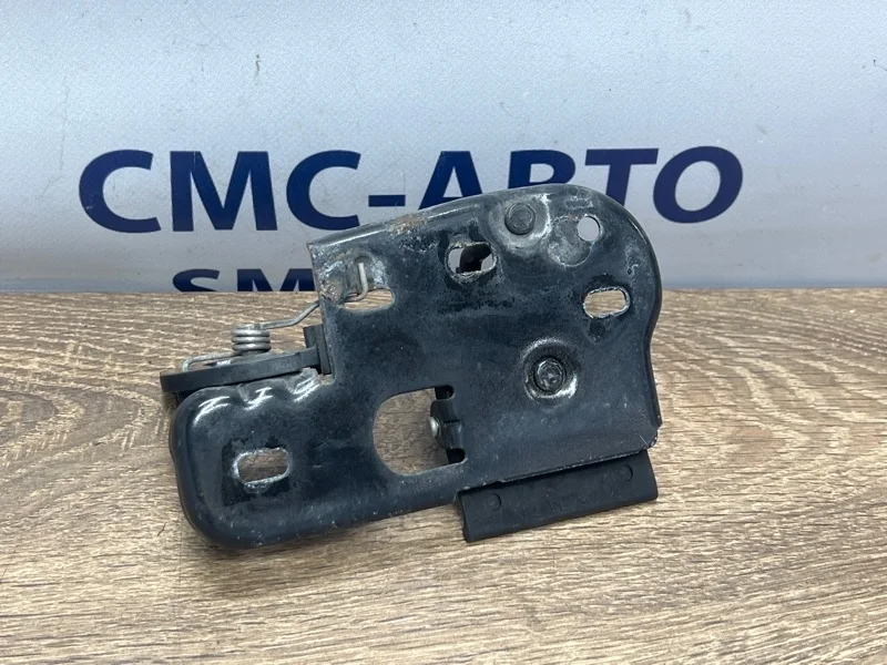 Крюк капота Volkswagen Touareg 3C0823480A NF 3.0 CGE