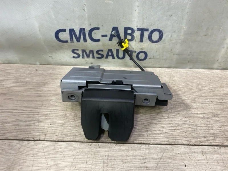 Замок багажника Volvo Xc90 31253053 ХС90 3.2 B6324S5, задний