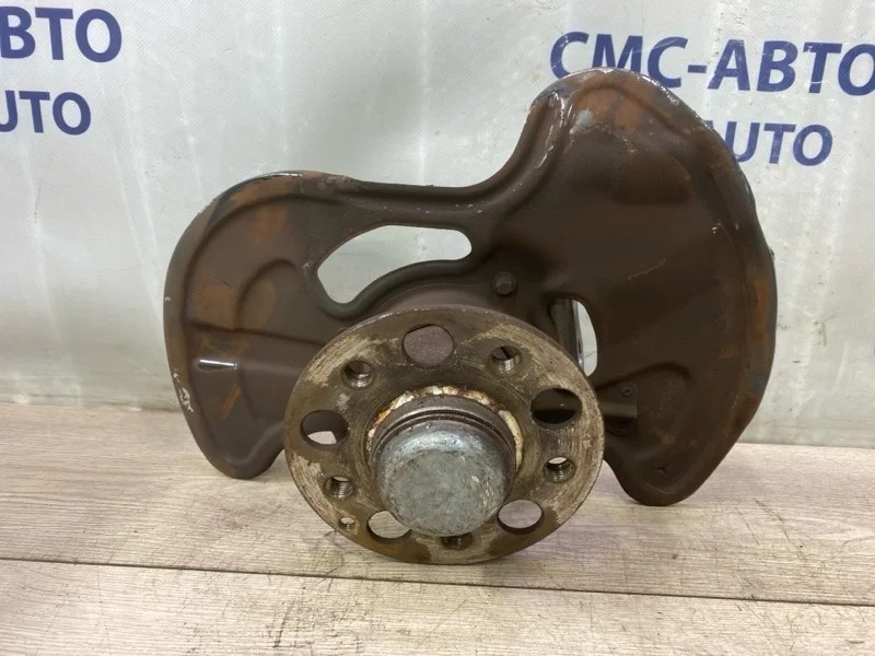 Кулак поворотный Mercedes-Benz E-Class A2043320201 C207 271.860, передний правый