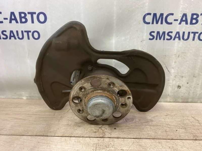 Кулак поворотный Mercedes-Benz E-Class A2043320101 C207 274.920, передний левый
