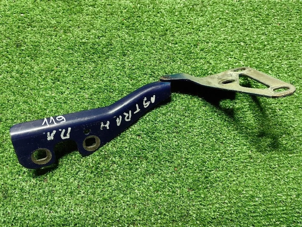 Петля капота левая Opel Astra H