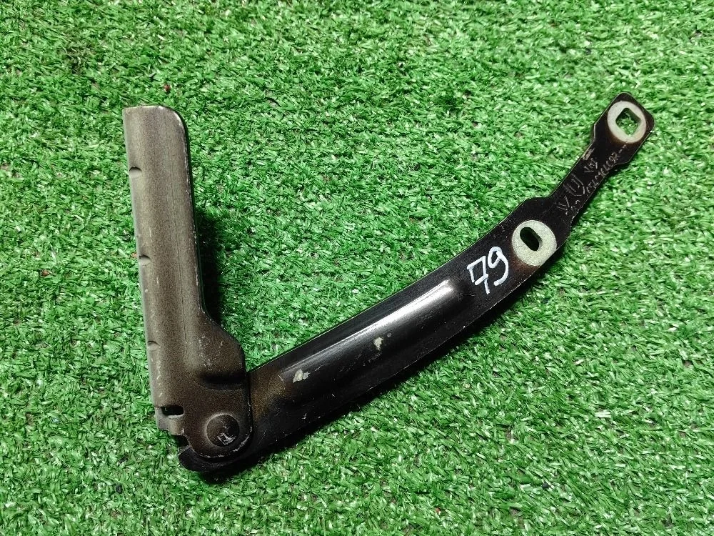 Петля капота левая Renault Duster