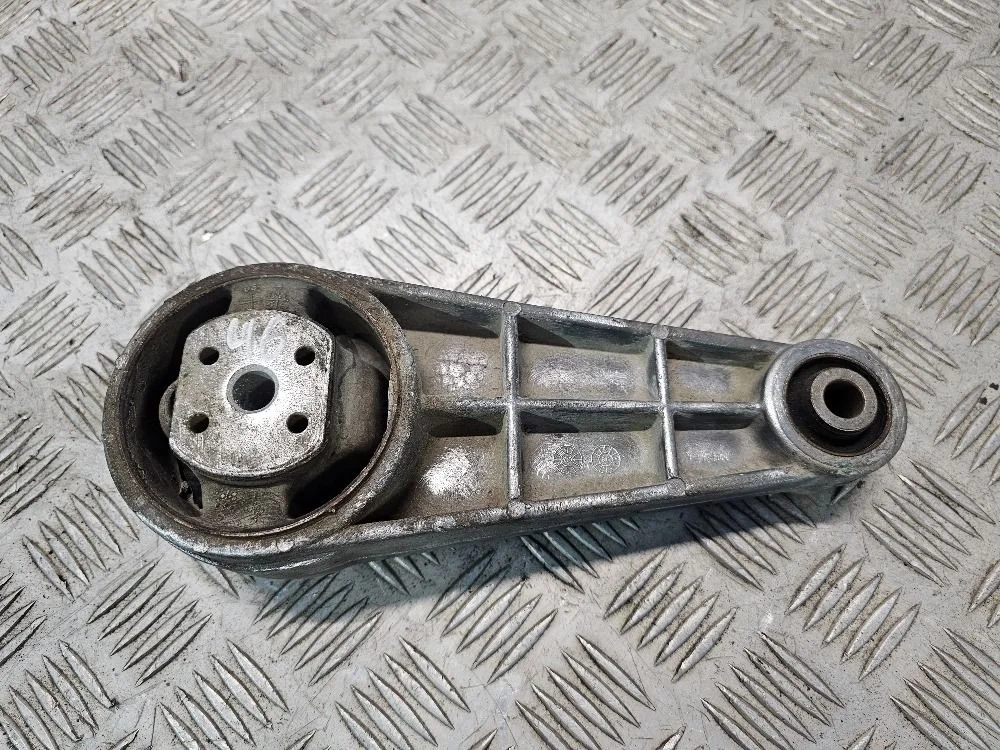 Опора двигателя задняя Chevrolet Lacetti