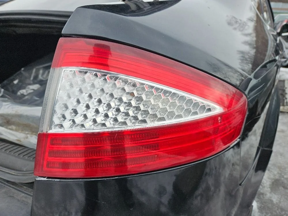 Фонарь правый в крыло на Ford Mondeo 4 дорест