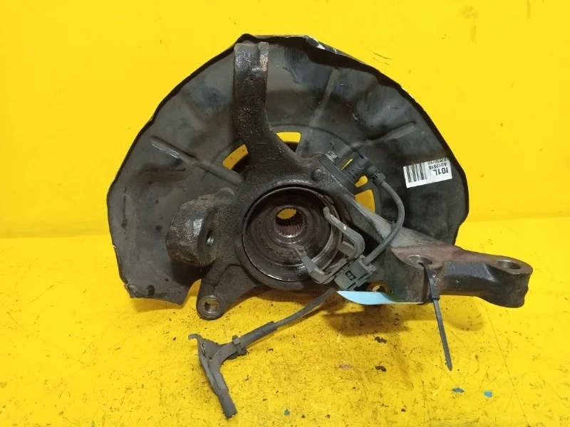 Кулак поворотный Toyota Camry V40 2006-2011