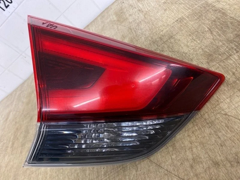 Фонарь в крышку багажника NISSAN X-TRAIL 2017 2018 2019 2020 2021 2022 2023 T32