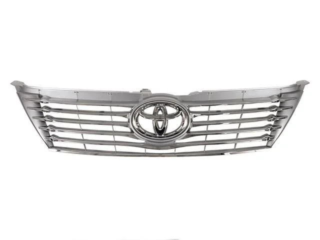 Решетка радиатора Уценка 30% (царапины, сломаны направляющие) TOYOTA CAMRY XV50 2011-2014