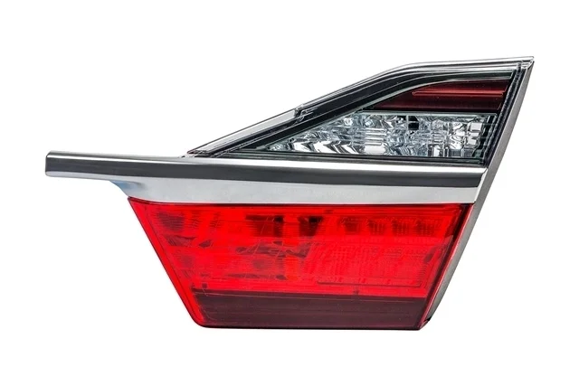 Фонарь задний правый внутренний TOYOTA CAMRY XV55 2014-2017