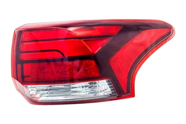 Фонарь задний правый внешний Уценка 30% (скол) MITSUBISHI OUTLANDER GF 2015-2018, OUTLANDER GF 2018-