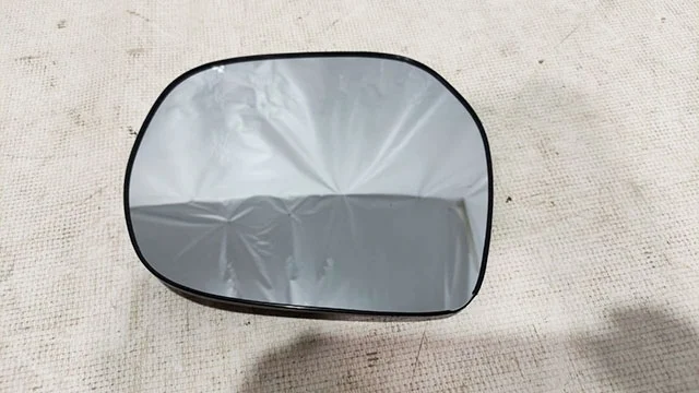 Стекло бокового зеркала правого Уценка 20% (скол пластика) TOYOTA LAND CRUISER PRADO 150 2009-2013, LAND CRUISER 200 2012-2014, LAND CRUISER 200 2015-