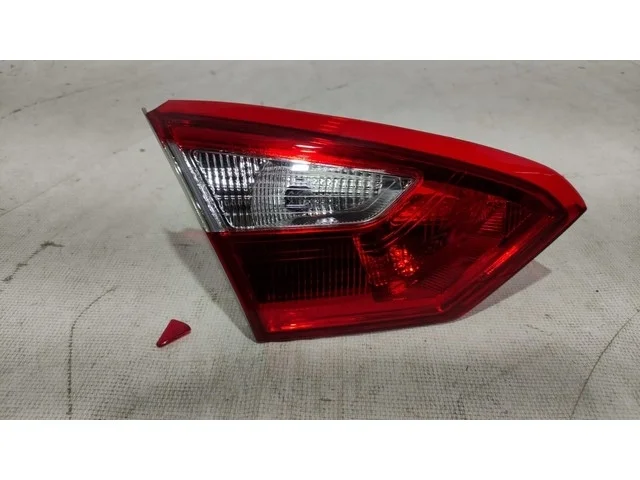 Фонарь задний левый внутренний Уценка 20% (скол) FORD FOCUS III 2011-2014