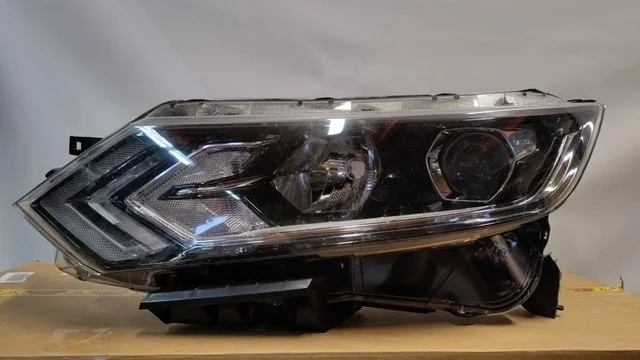 Фара левая Уценка 20% (не работает корректор, следы установки) NISSAN QASHQAI J11 2017-