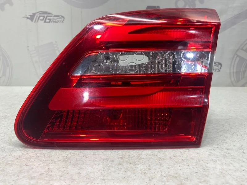 Фонарь задний правый крышку багажника Mercedes-benz 2014 W246