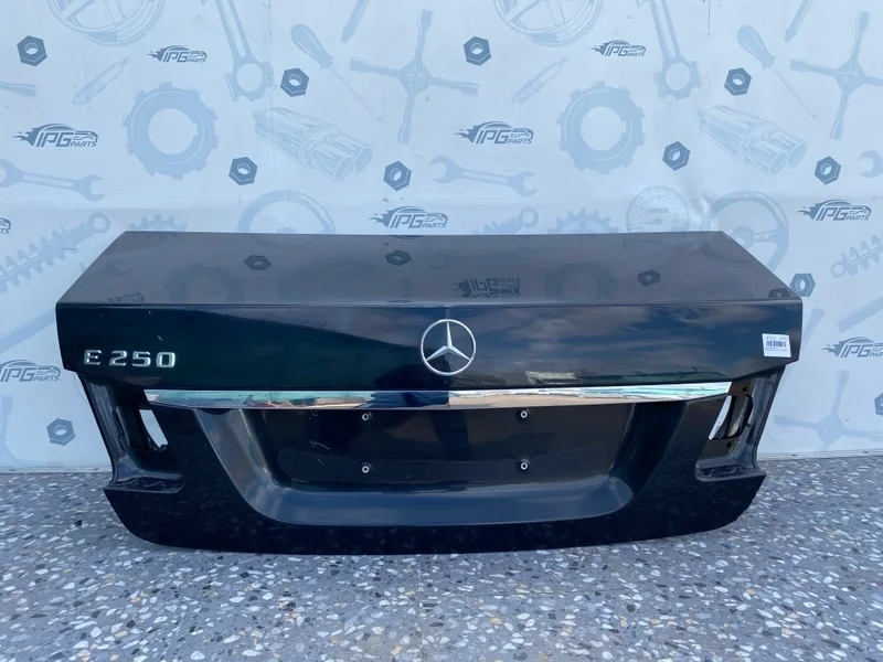 Крышка багажника Mercedes-benz 2013 W212