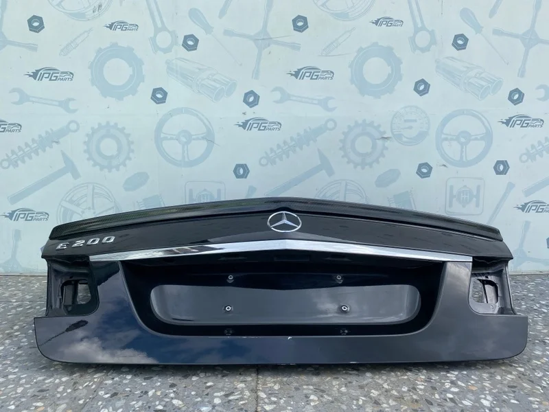 Крышка багажника Mercedes-benz 2013 W212