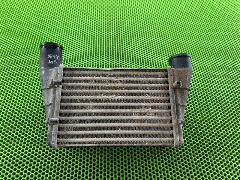 Интеркулер Audi A6 C5 058145805A