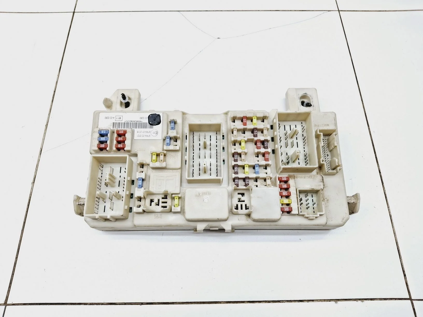 блок предохранителей Ford C-MAX I 2003-2010
