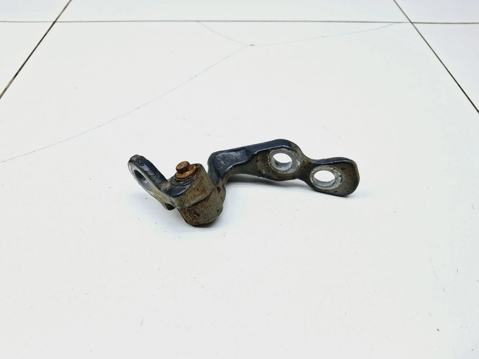 Петля двери передней правой нижняя Ford C-MAX I 2003-2010