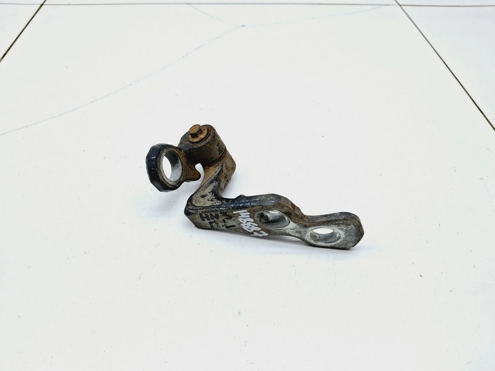 Петля двери передней левой нижняя Ford C-MAX I 2003-2010