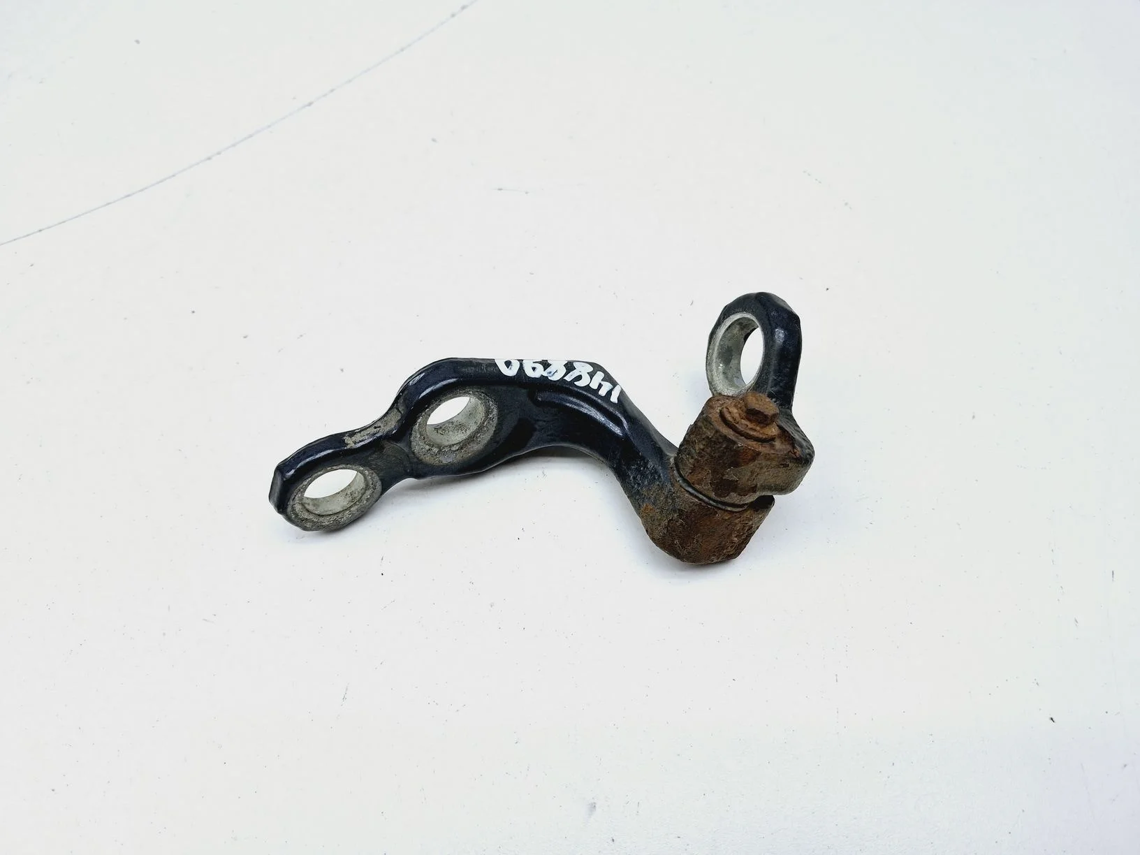 Петля двери задней левой нижняя Ford C-MAX I 2003-2010
