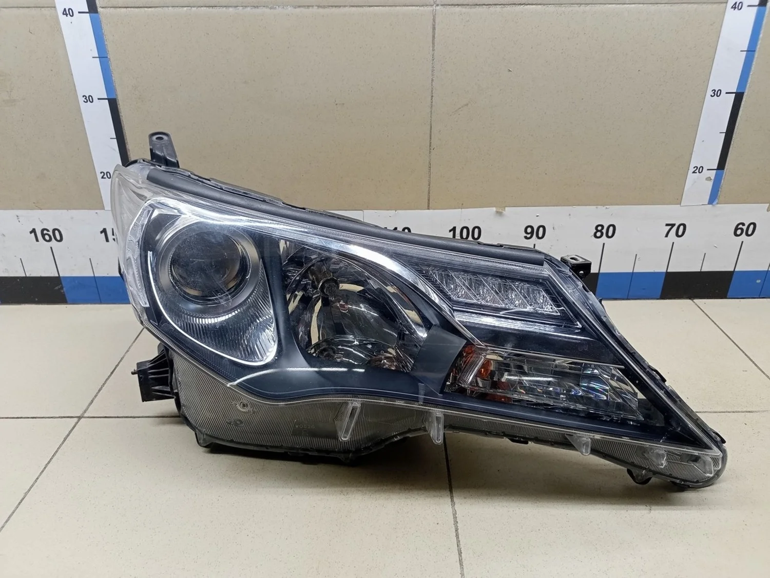 Фара правая RAV 4 2013-2019