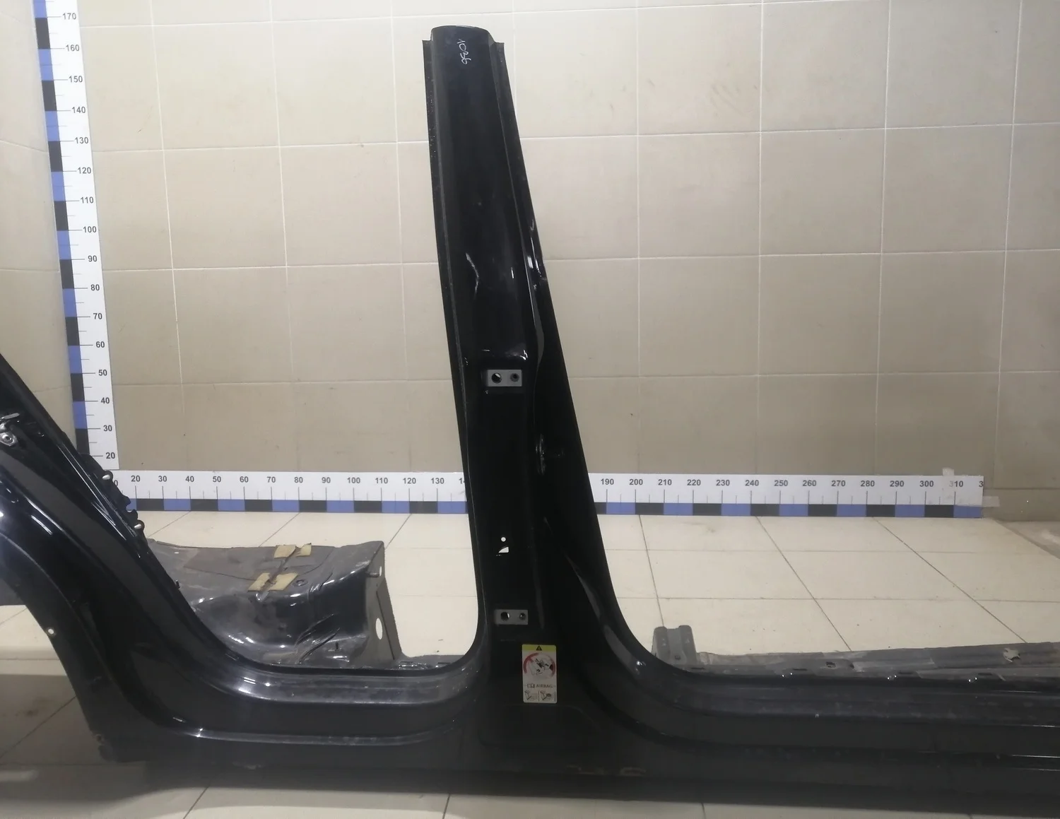 Порог со стойкой правый Tiguan 2011-2016