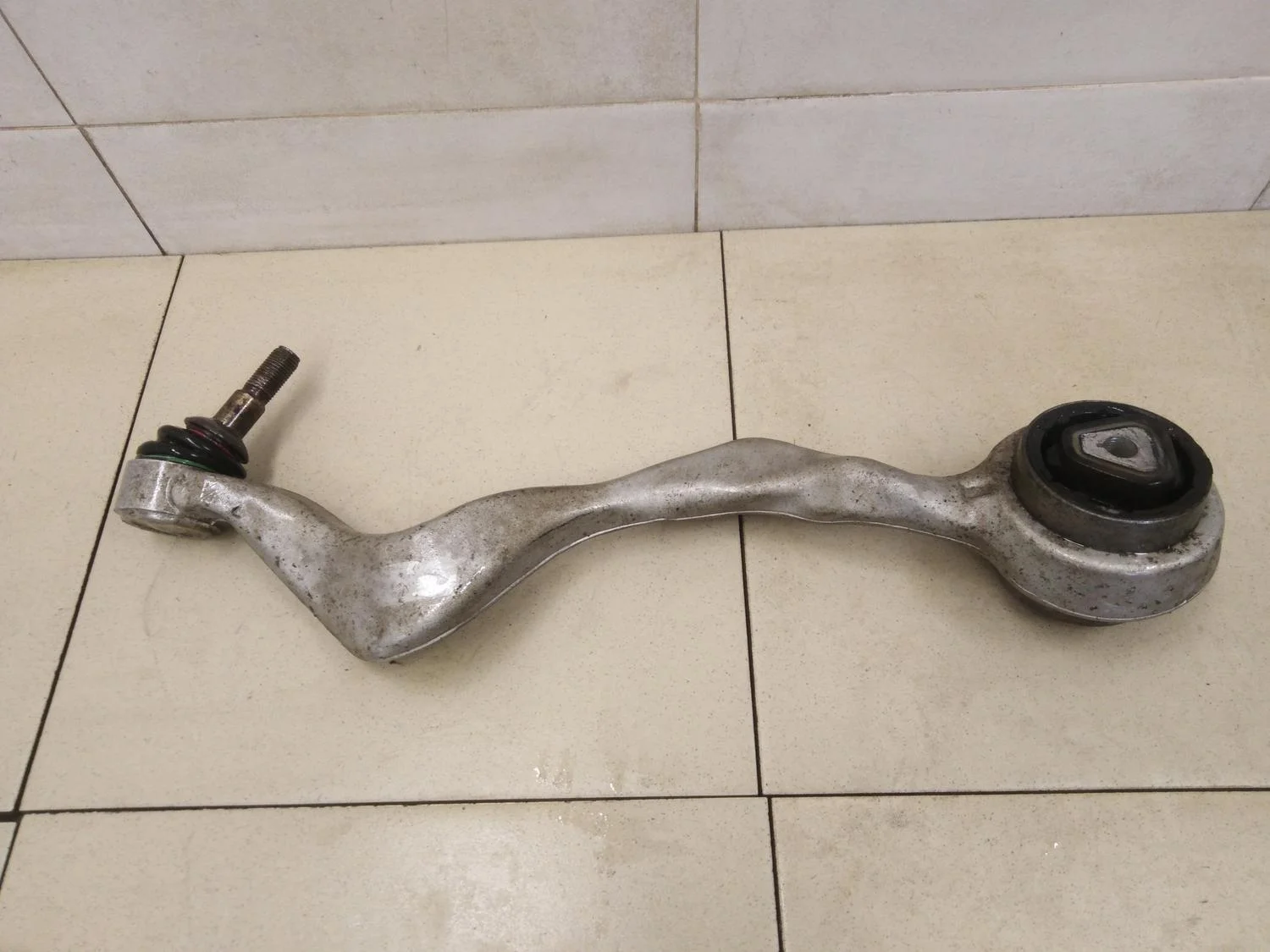 Рычаг передний нижний левый 1-серия E82/E88 2006>