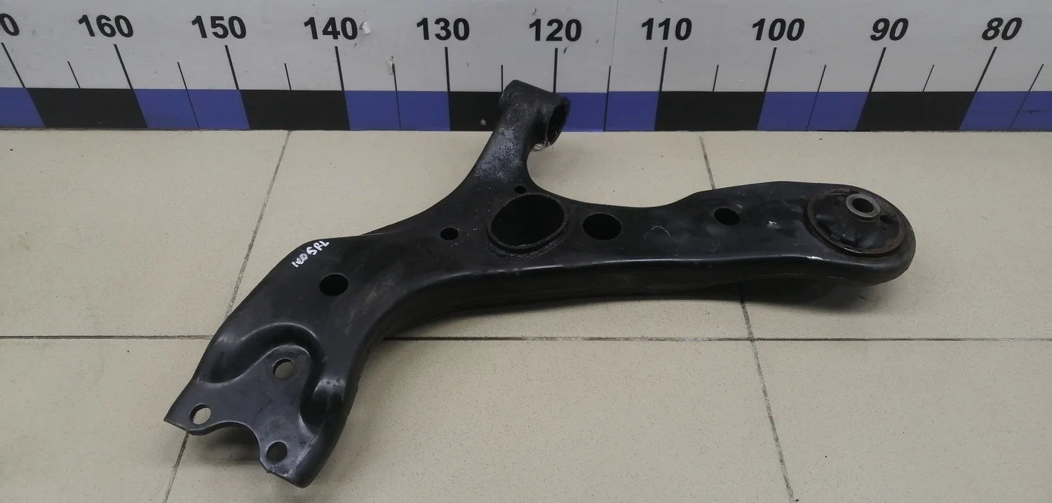 Рычаг передний левый Avensis III 2009>