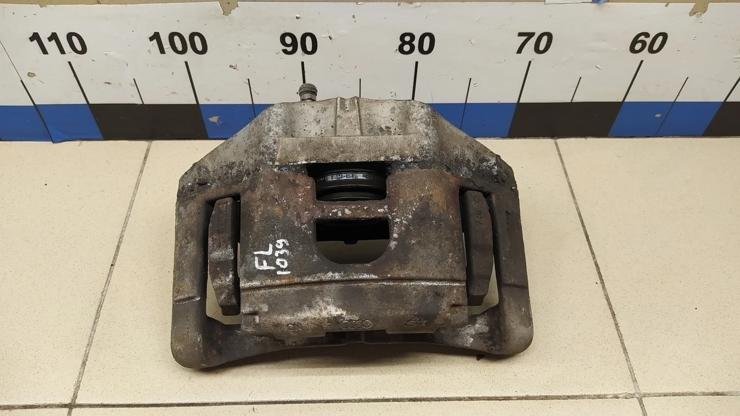 Суппорт передний левый A4 [B7] 2005-2007