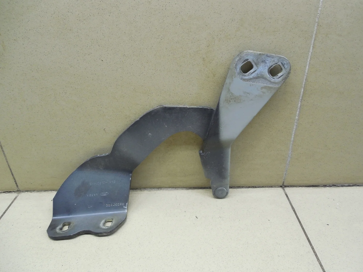 Петля капота левая Kuga 2008-2012