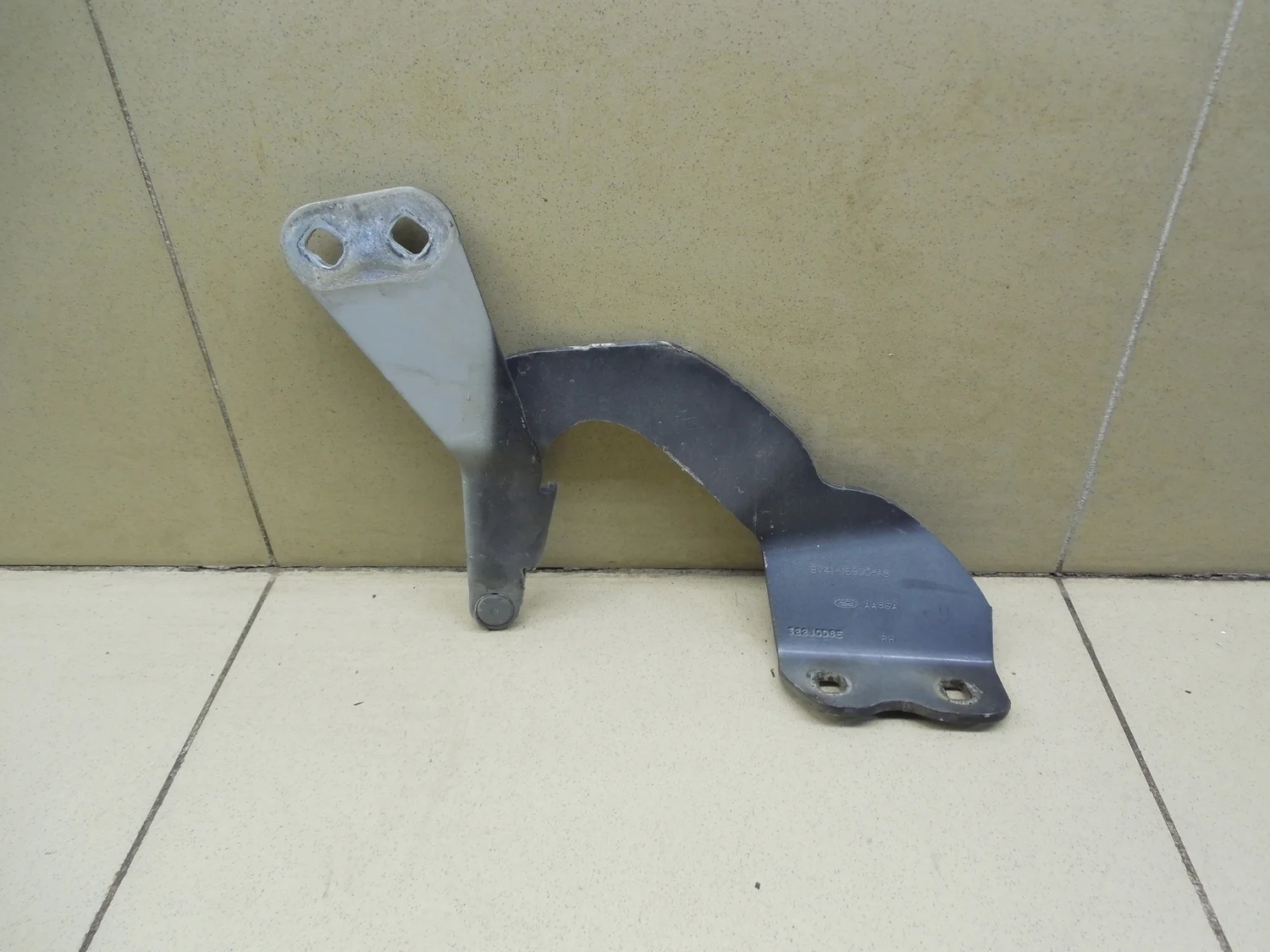 Петля капота правая Kuga 2008-2012