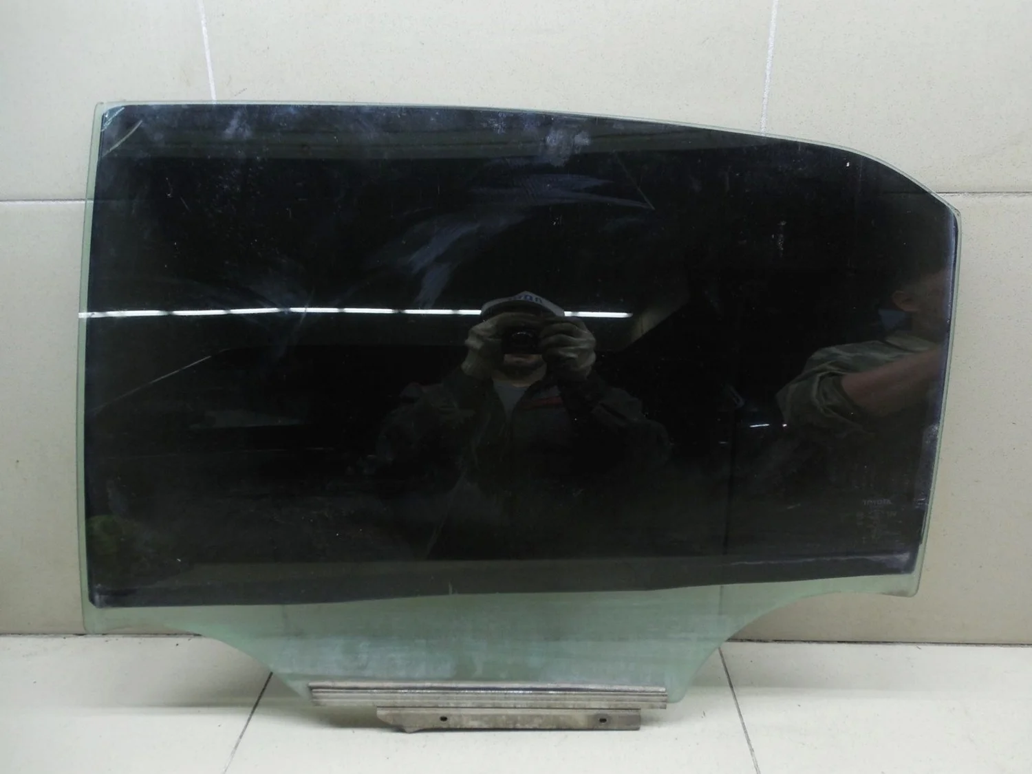 Стекло двери задней левой Corolla E15 2006-2013