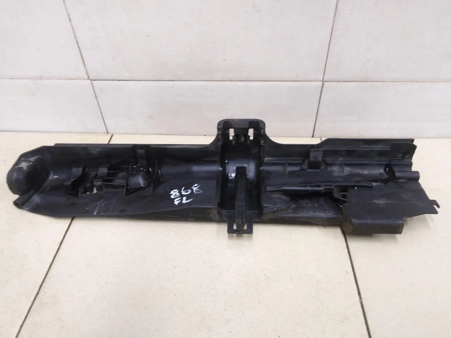 Кронштейн радиатора 1-серия E82/E88 2006>