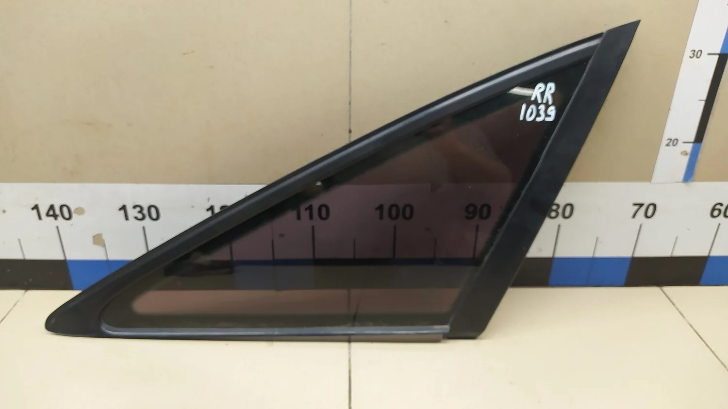 Стекло кузовное глухое правое A6 [C6,4F] 2005-2011