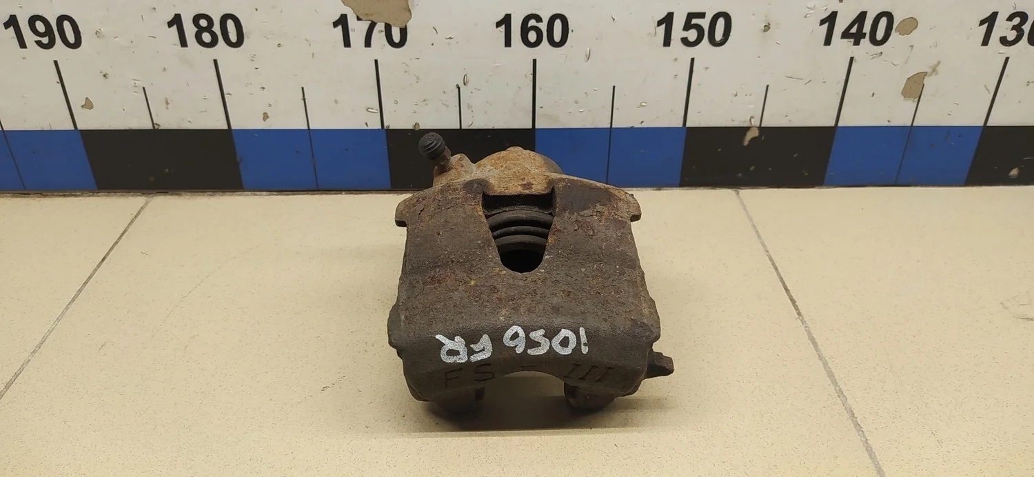 Суппорт передний правый A3 (8L1) 1996-2003