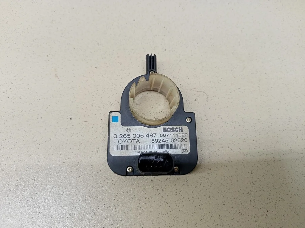 Датчик угла поворота рулевого колеса Avensis II 2003-2008