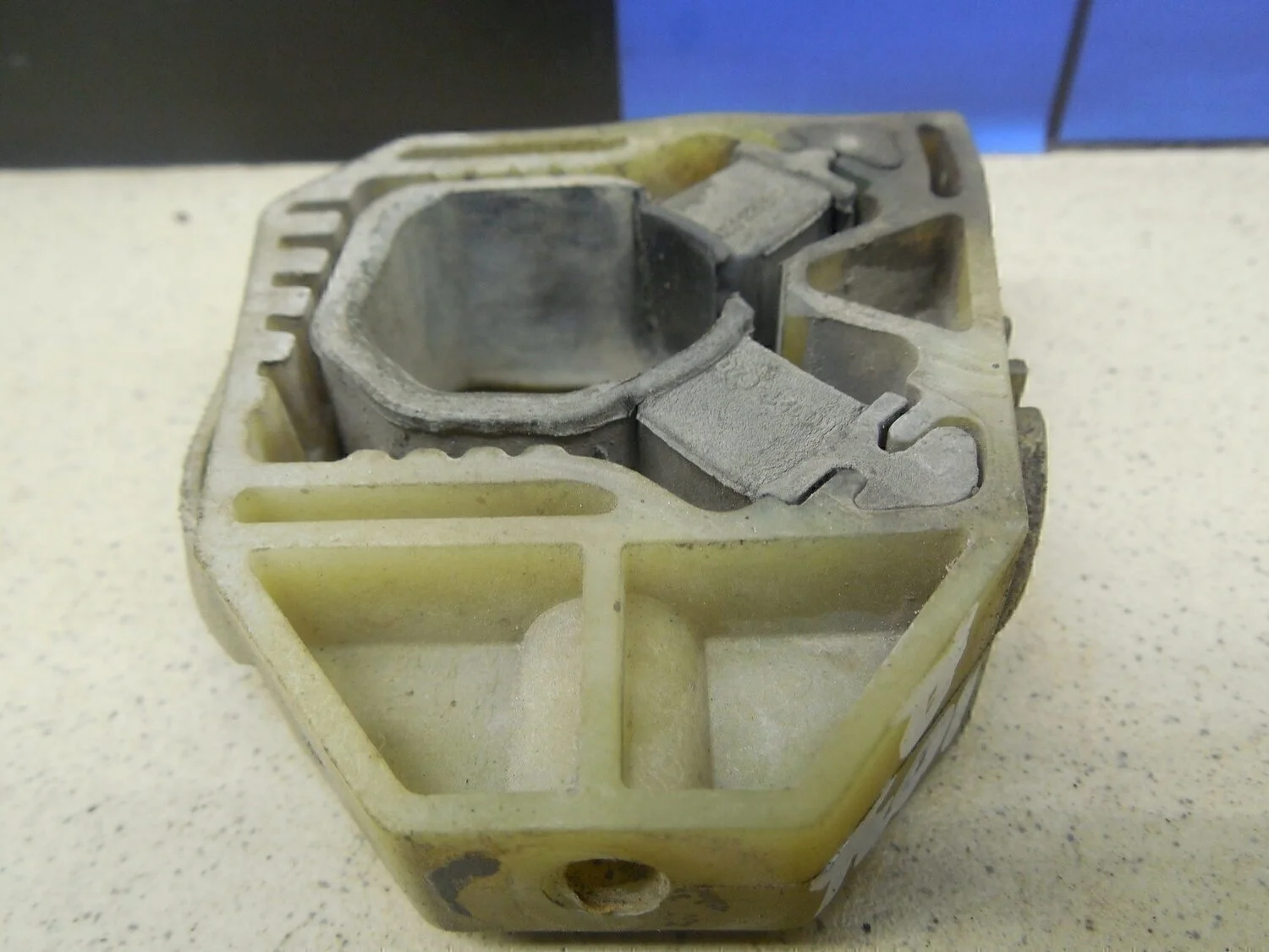 Кронштейн радиатора Polo (Sed RUS) 2011>