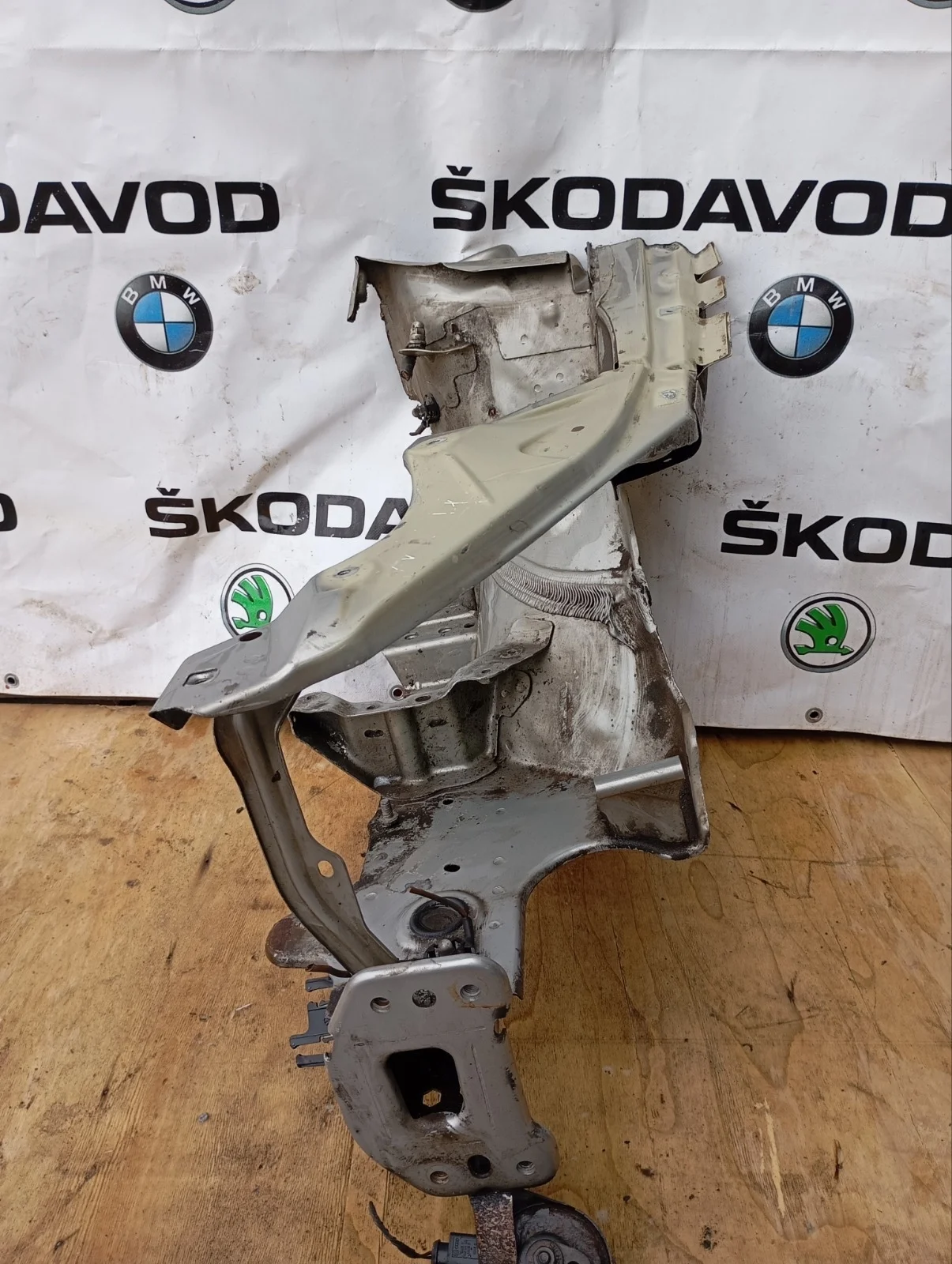 Лонжерон Skoda Octavia 2011 1Z0810365A A5 (1Z) 1.2 CBZB, передний левый