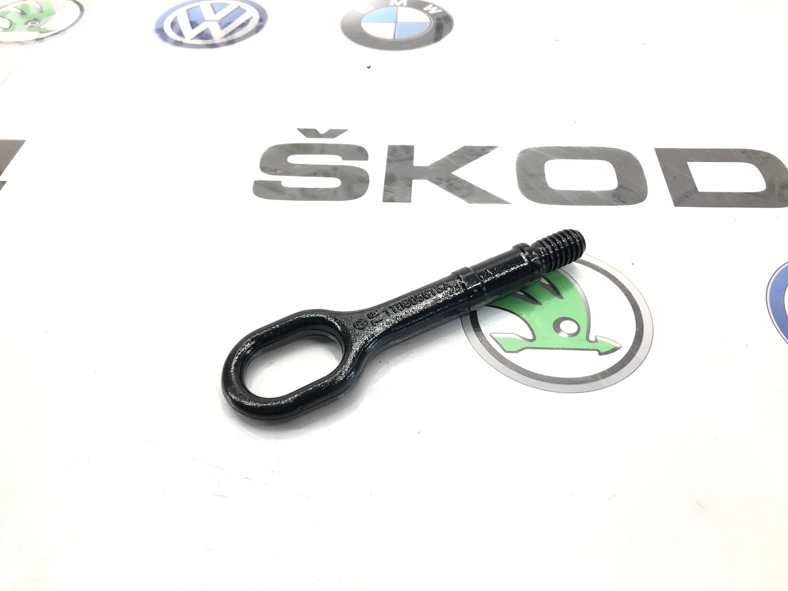 Крюк буксировочный Skoda Octavia 2010 1T0805615A A5 (1Z) 1.4 CAXA