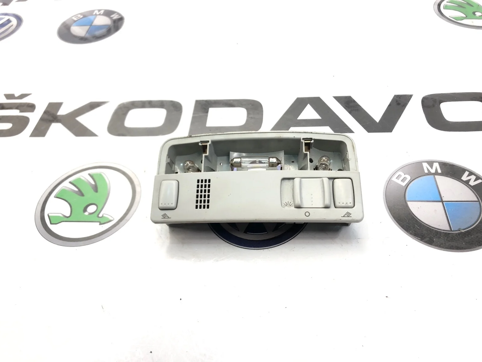 Плафон освещения салона Skoda Octavia 2010 3B0947105CY20 A5 (1Z) 1.4 CAXA