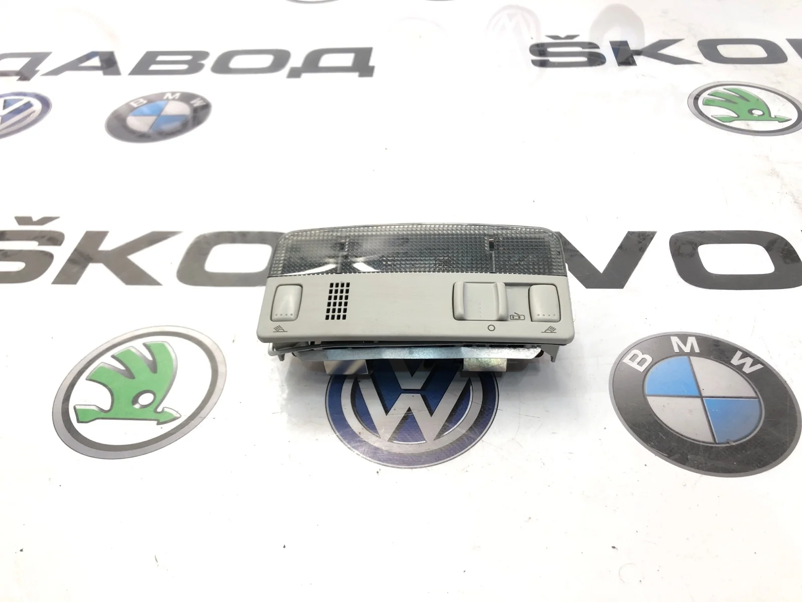Плафон освещения салона Skoda Octavia 2010 3B0947105CY20 A5 (1Z) 1.4 CAXA